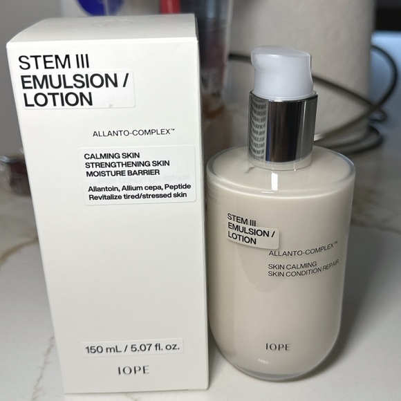 IOPE Stem III Emulsion Lotion - Picture 3 of 3